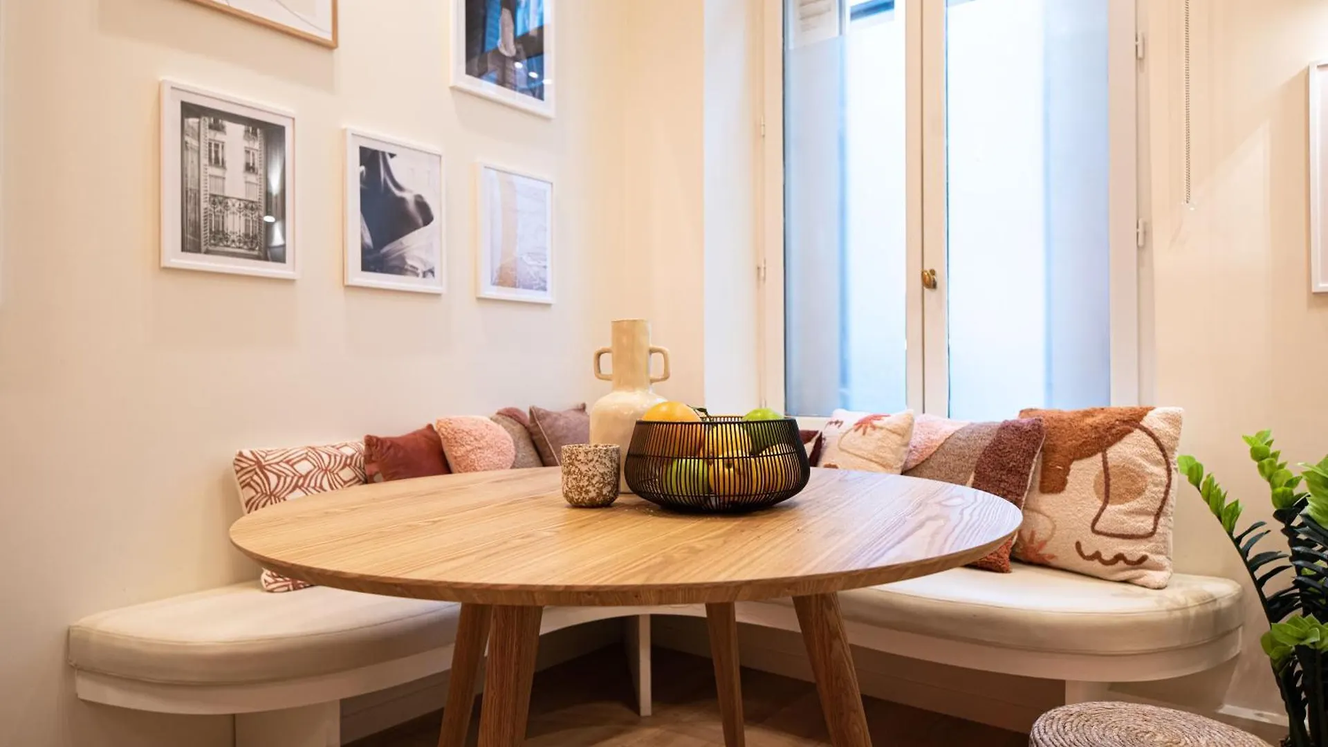 Amazing Flat In Champs Elysees. Paris France