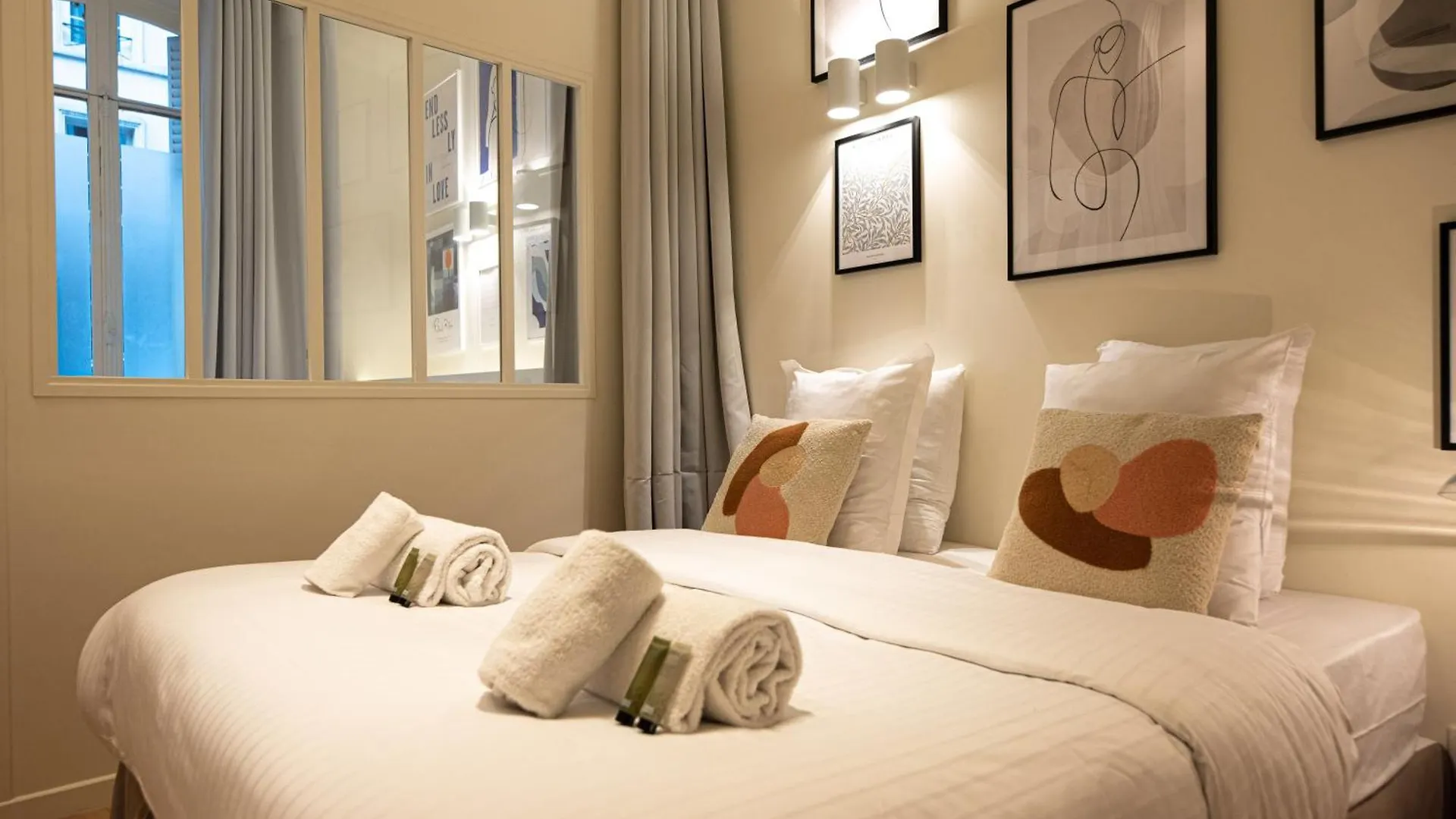 Amazing Flat In Champs Elysees. Paris