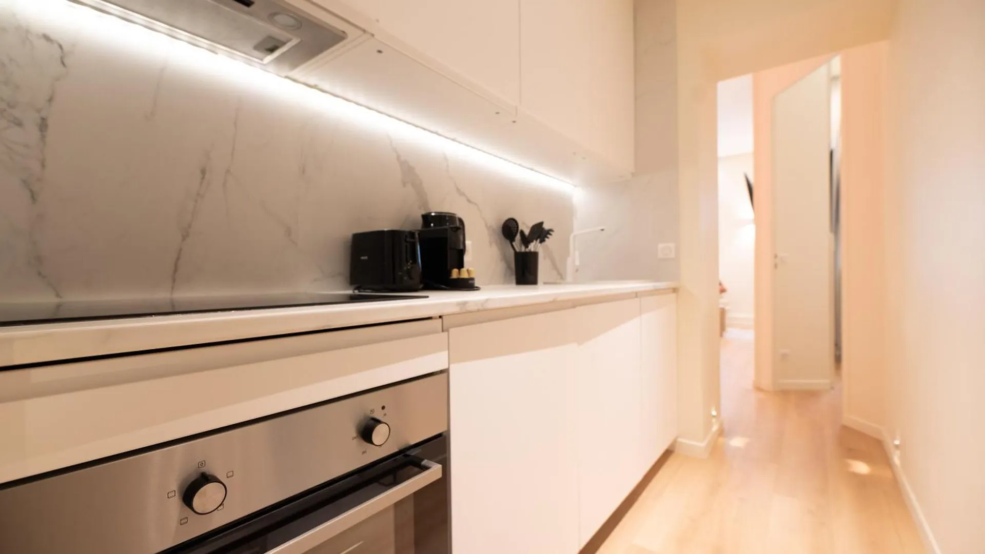 Amazing Flat In Champs Elysees. Paris Apartment